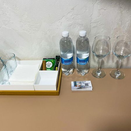 Myfreedom Апартаменти Метро Кловська, Військовий Госпіталь Kiev Esterno foto